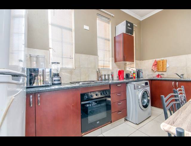 2 BEDROOM APARTMENT SOLD IN HONEYDEW